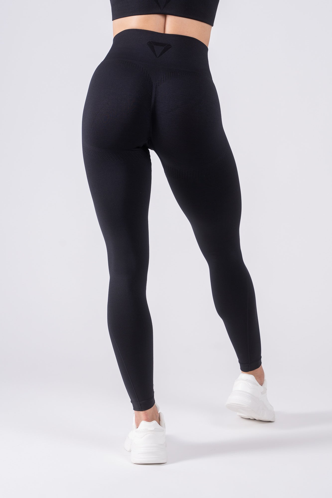 ELEVATE SEAMLESS LEGGINGS