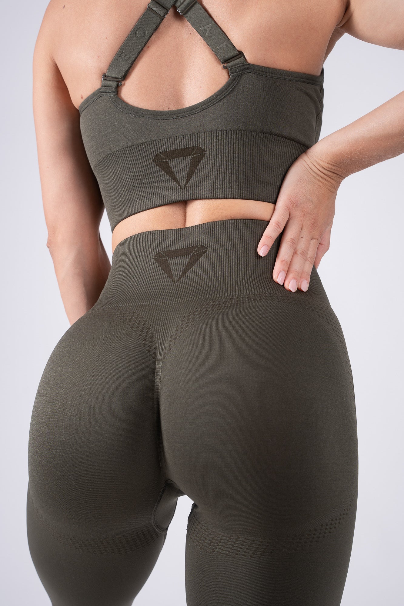 ELEVATE SEAMLESS LEGGINGS