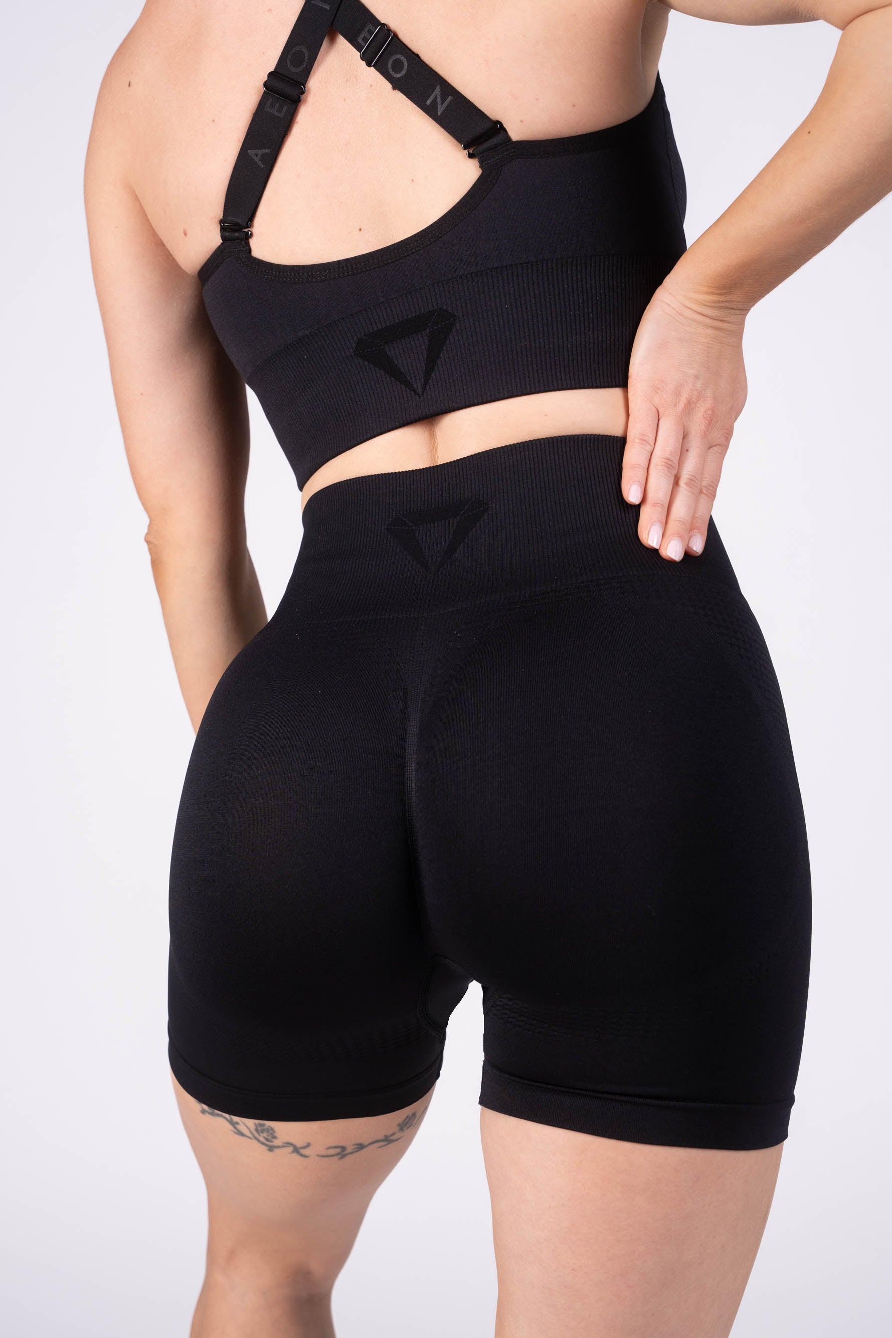 ELEVATE SEAMLESS KORTE BROEK