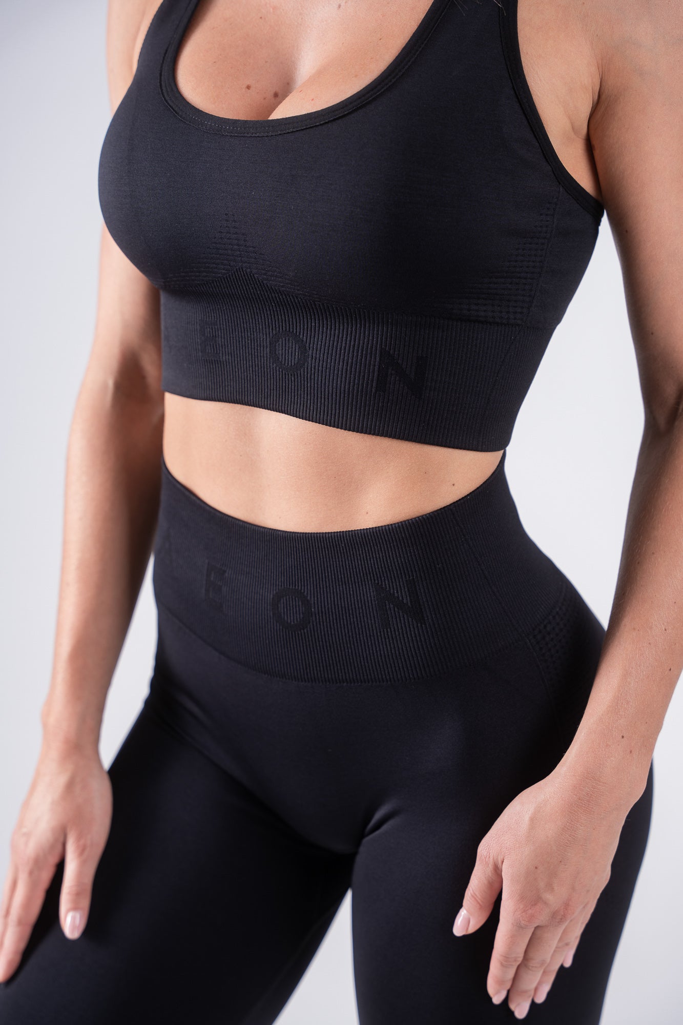 ELEVATE SEAMLESS LEGGINGS