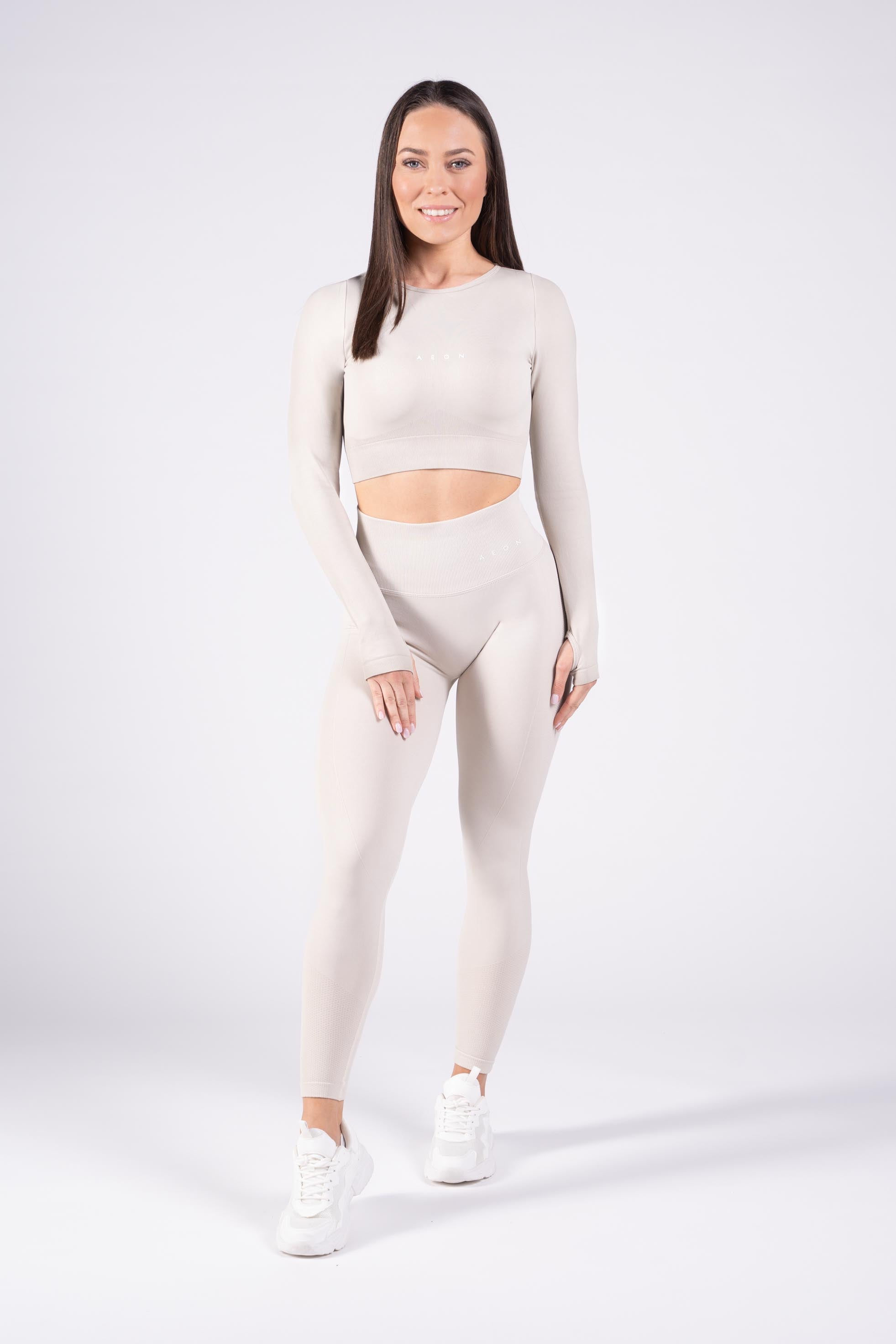 MOTION SEAMLESS CROP TOP MET LANGE MOUWEN