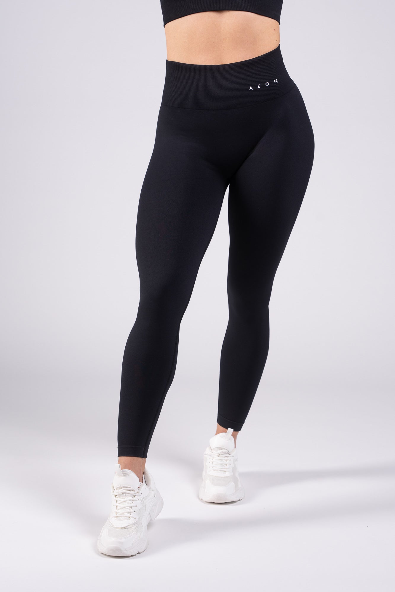 MOTION BASE SEAMLESS LEGGINGS