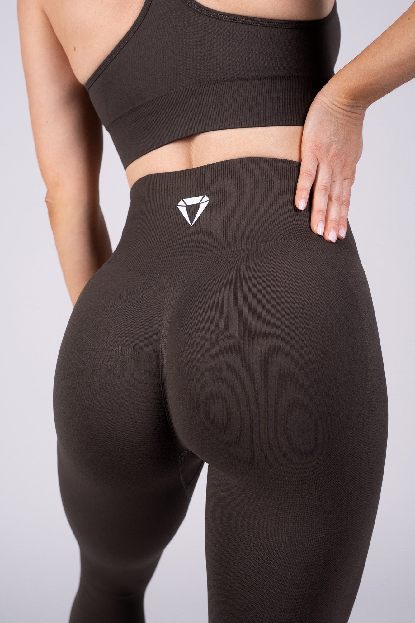 MOTION BASE SEAMLESS LEGGINGS