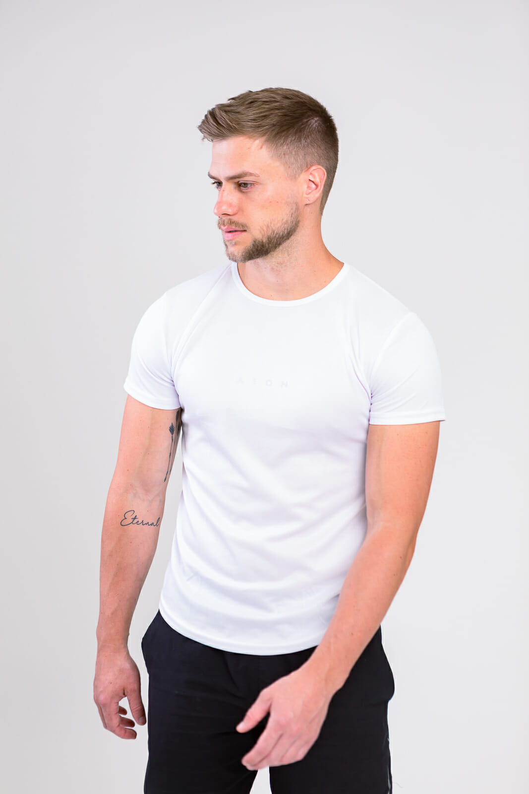 ESSENTIAL PERFORMANCE T-SHIRT