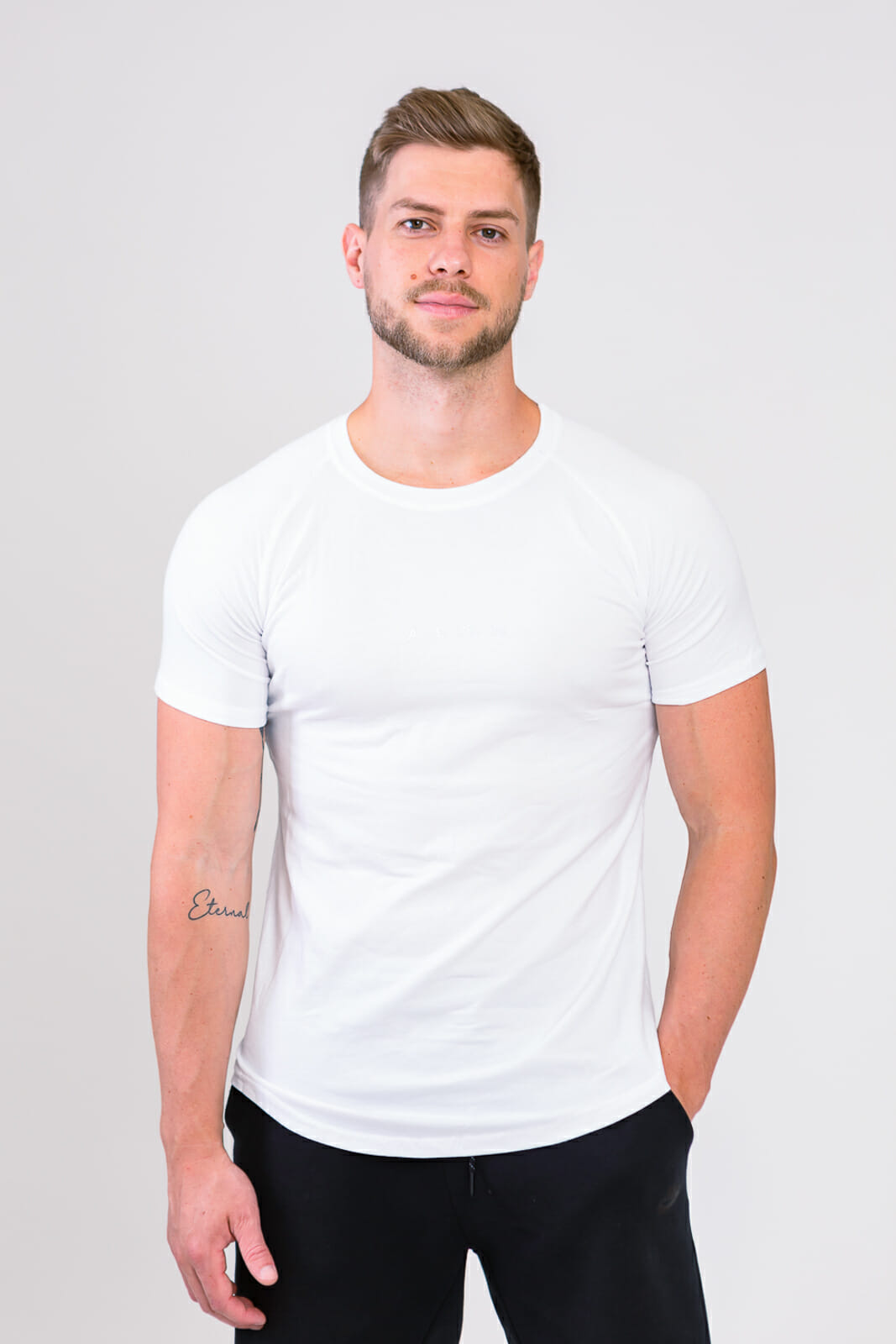 ESSENTIAL LIFESTYLE T-SHIRT